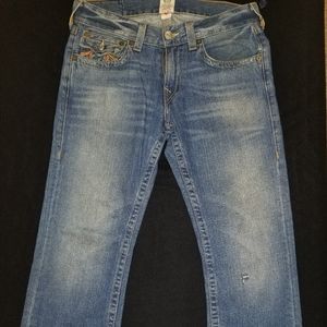 True Religion dark stonewash - worn detail